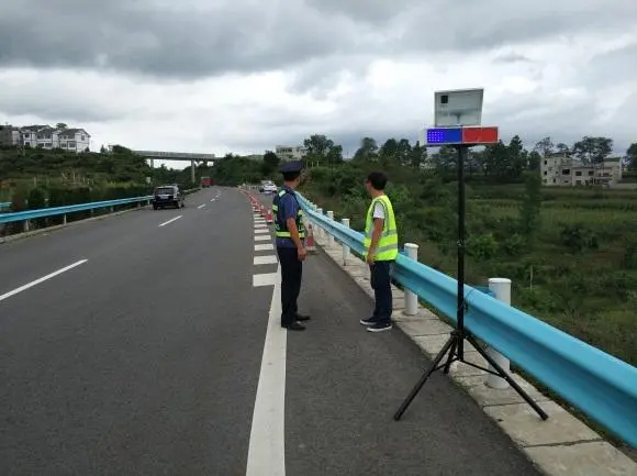 岳阳高速公路钢护栏