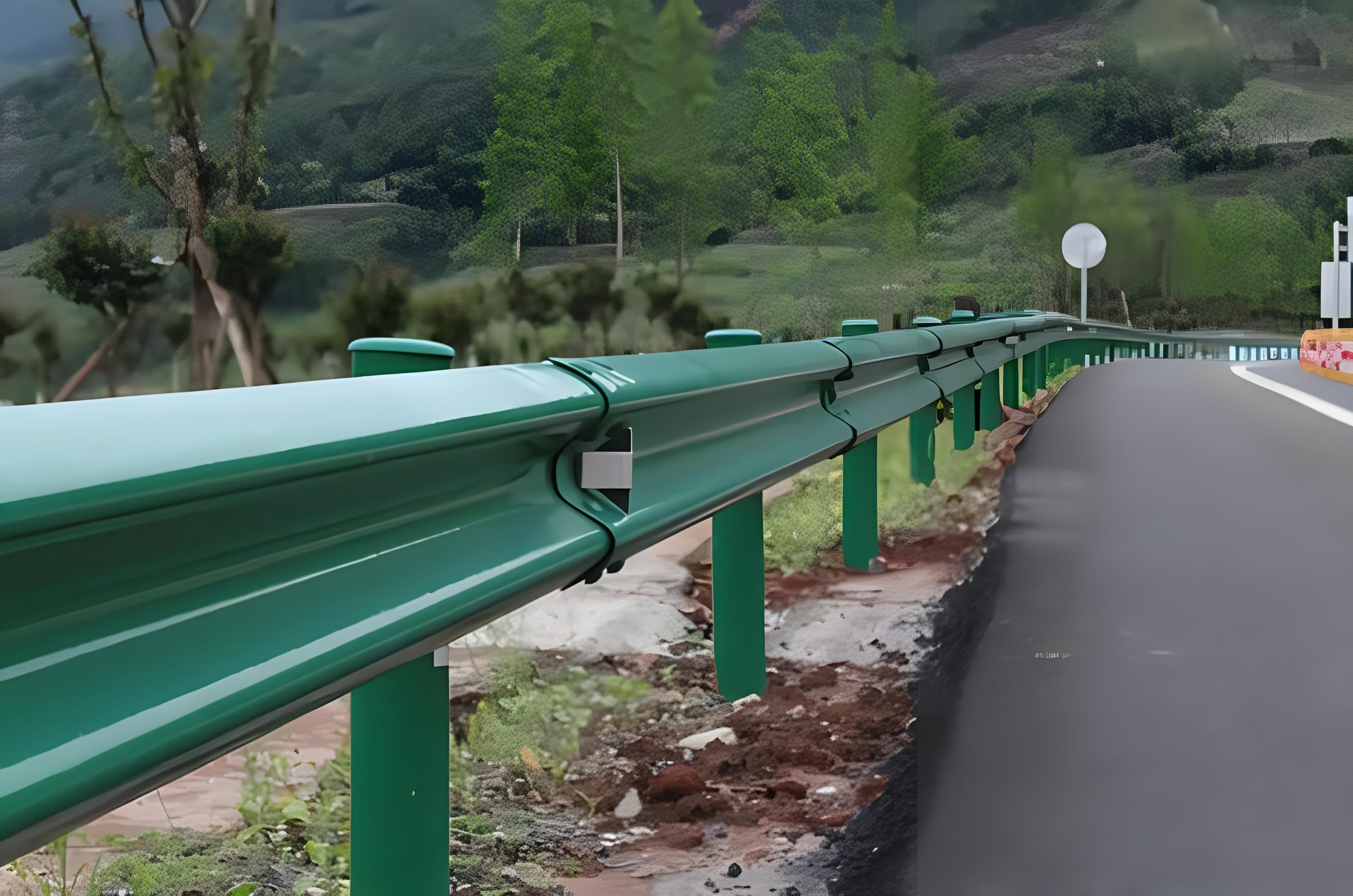 岳阳波形护栏保护道路安全的重要设施